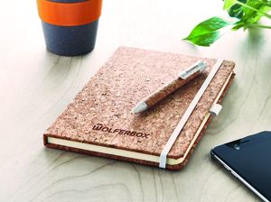 GiftRetail MO6202 - SUBER SET A5 cork notebook and pen set Beige